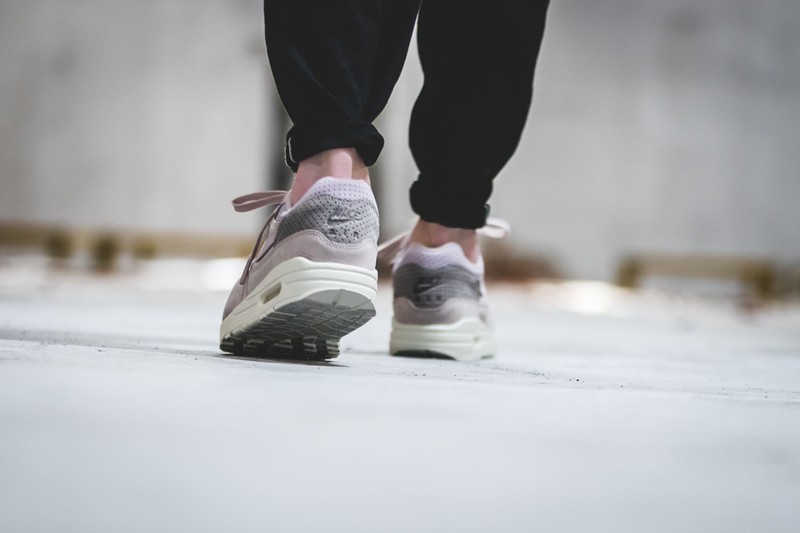 Nike air max 1 pinnacle pink best sale
